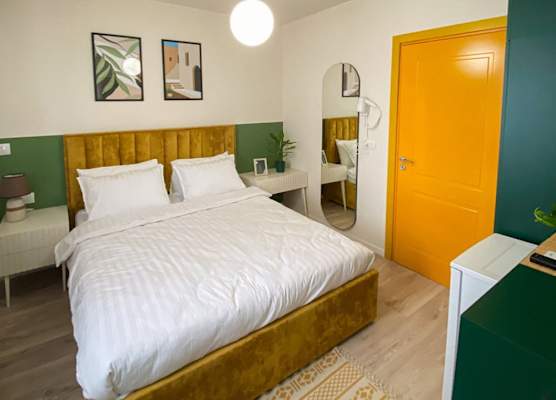 Room-three Doors Apartments, Papaya 1-be 1