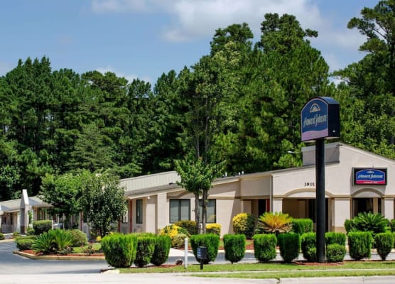 Howard Johnson by Wyndham Wilmington 1