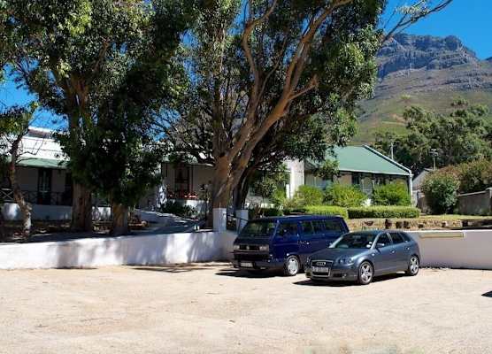 District Six Guesthouse 1