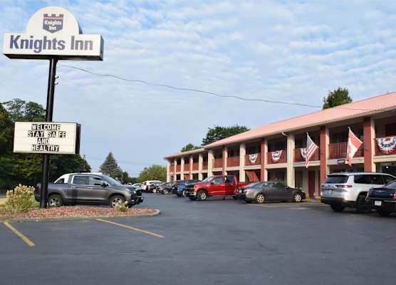 Knights Inn Oswego 1