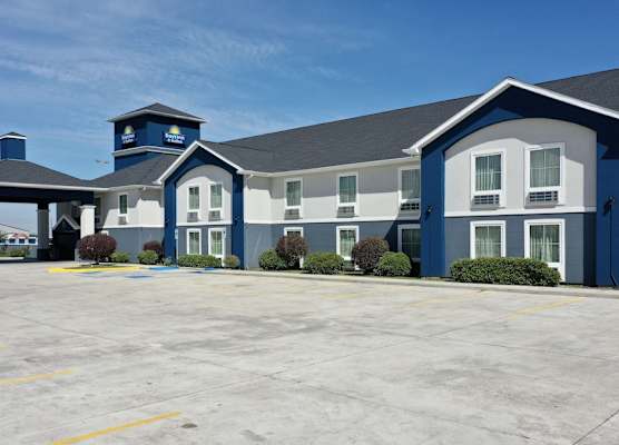 Days Inn & Suites by Wyndham Thibodaux 1