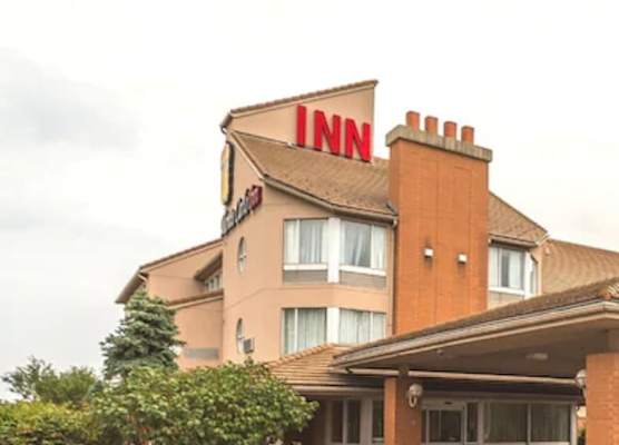 Monte Carlo Inn Oakville Suites 1
