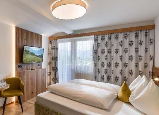Hotel Landhaus Zillertal 1
