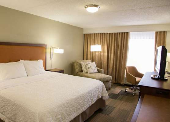 Hampton Inn & Suites Albany-Downtown 1