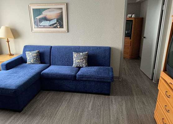 Ramada By Wyndham Nashville Music Valley 1