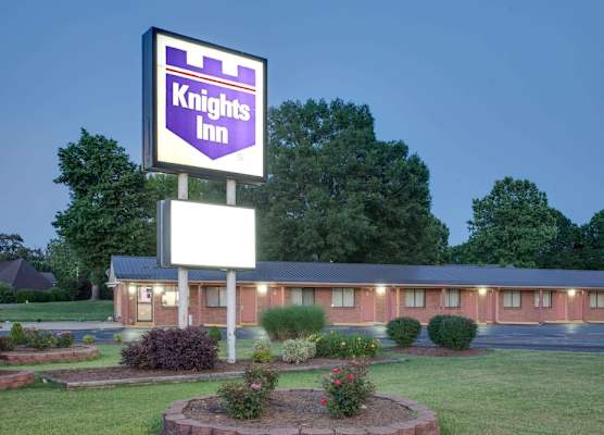 Knights Inn Paris 1