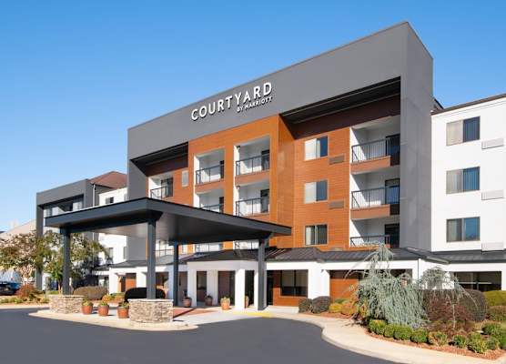 Courtyard by Marriott Burlington 1