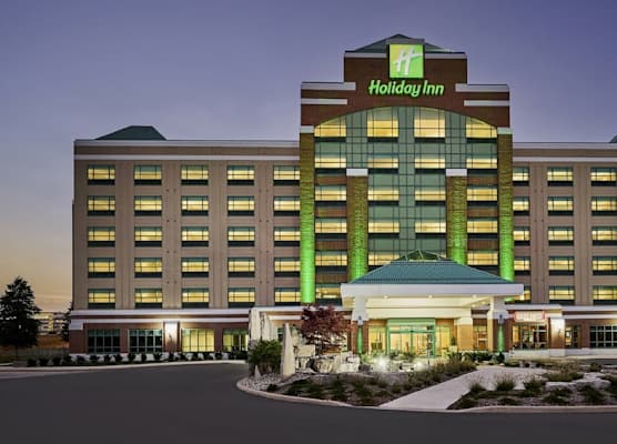 Holiday Inn & Suites OAKVILLE @ BRONTE by IHG 1