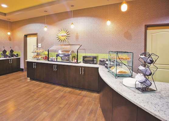 La Quinta by Wyndham Hinesville - Fort Stewart 1
