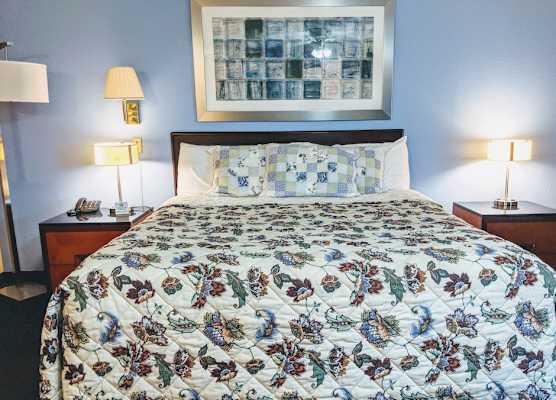 Executive Inn 1