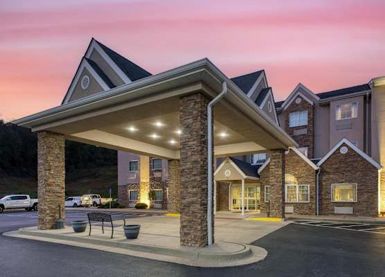 SureStay Plus Hotel by Best Western Buckhannon 1