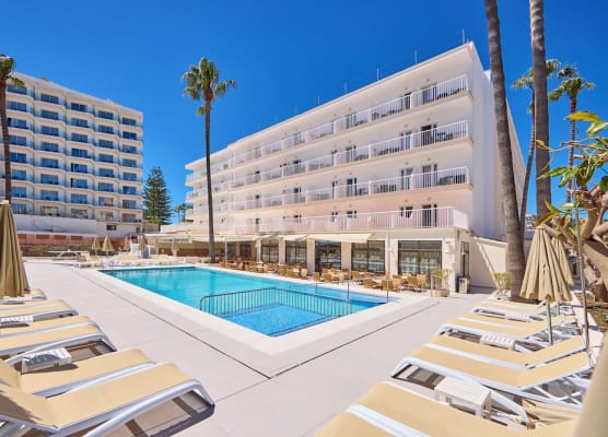 Universal Hotel Bikini 1