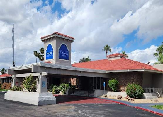 Travelodge by Wyndham Phoenix North 1