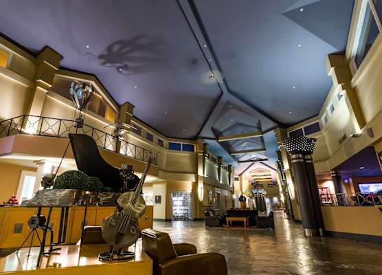 Royal Hotel Edmonton Airport Trademark Collection By Wyndham 1