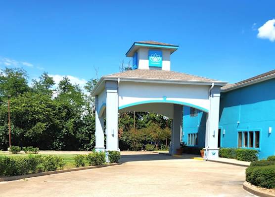 Hotel Blue Fairfield TX 1
