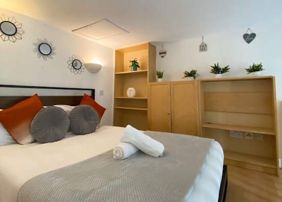 Modern studios Close to Hyde Park 1