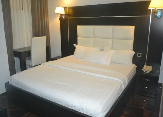 Mac Dove Lounge & Suites ltd 1