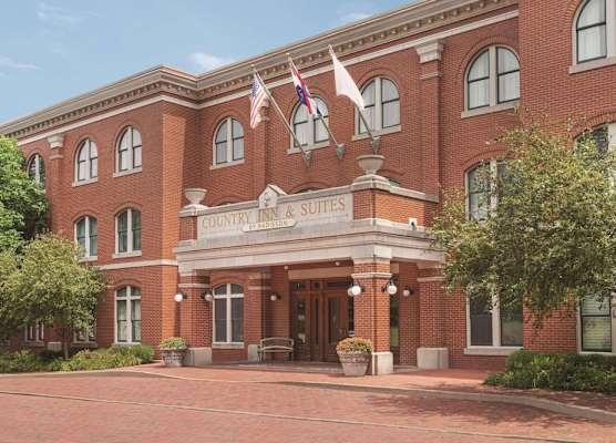 Country Inn & Suites by Radisson, St Charles Historic District 1