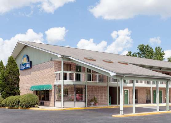 Days Inn by Wyndham Columbia NE Fort Jackson 1