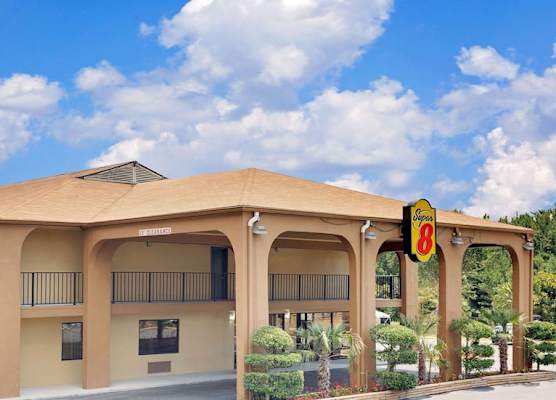 Super 8 by Wyndham Cartersville 1