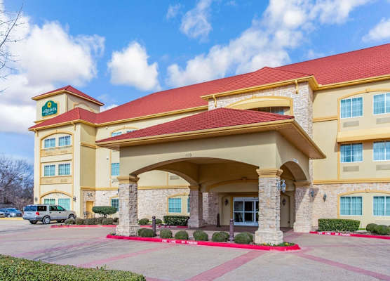 La Quinta by Wyndham Ennis 1