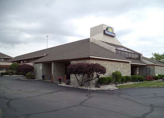 Days Inn by Wyndham Maumee/Toledo 1