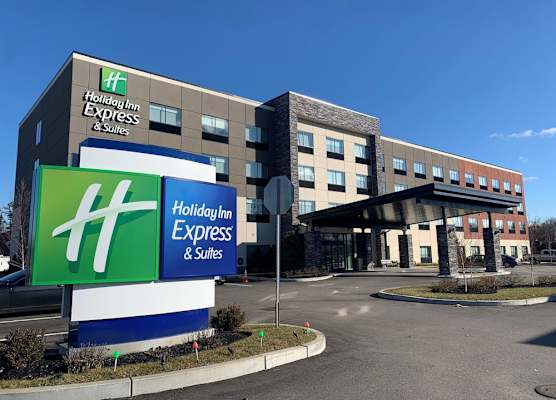 Holiday Inn Express & Suites BOSTON SOUTH - RANDOLPH by IHG 1