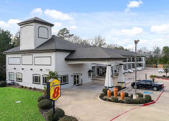 Super 8 by Wyndham Carthage TX 1