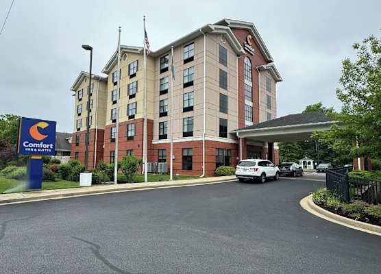 Comfort Inn & Suites Lexington Park near Pax River 1
