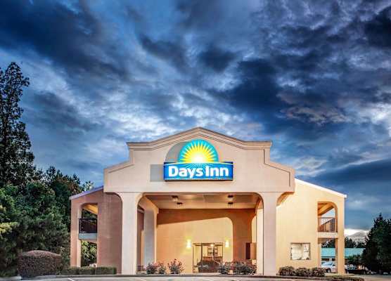 Days Inn by Wyndham Kennesaw 1