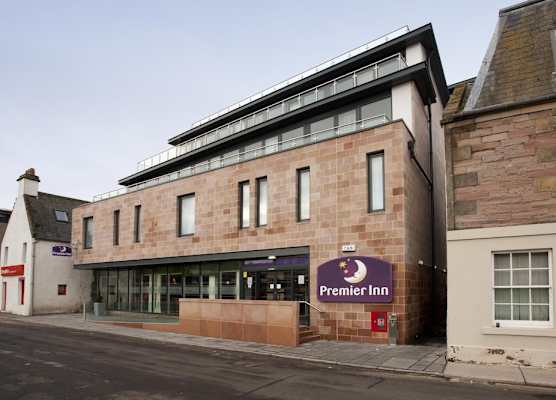 Premier Inn Inverness Centre - River Ness 1