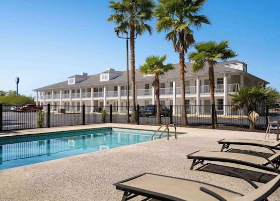 Baymont by Wyndham Kingsland 1