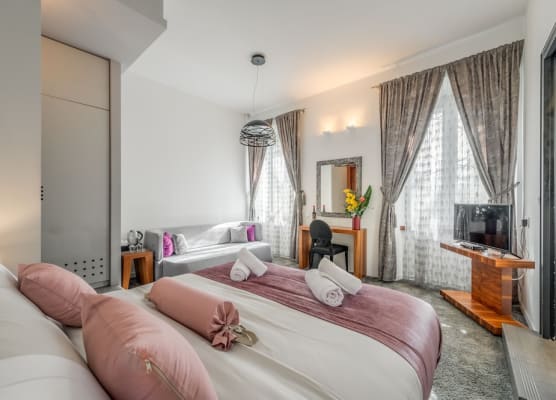 Starlight Luxury Suites 1