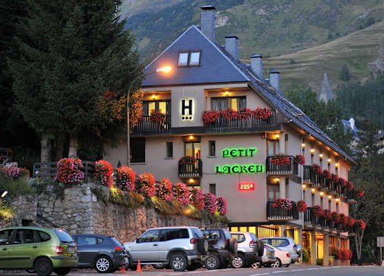 Hotel Petit Lacreu 1