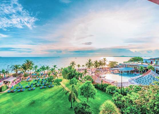 Pinnacle Grand Jomtien Resort and Beach Club 1