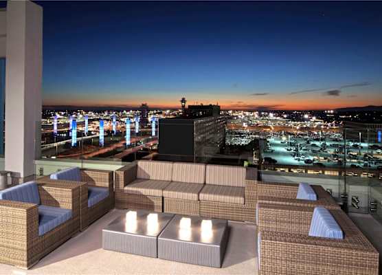 H Hotel Los Angeles, Curio Collection by Hilton 1