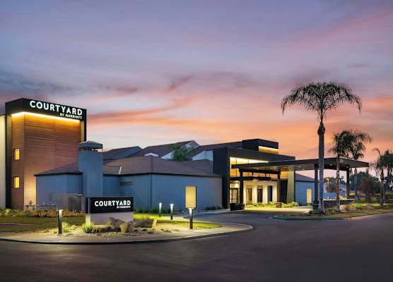 Courtyard by Marriott Fresno 1