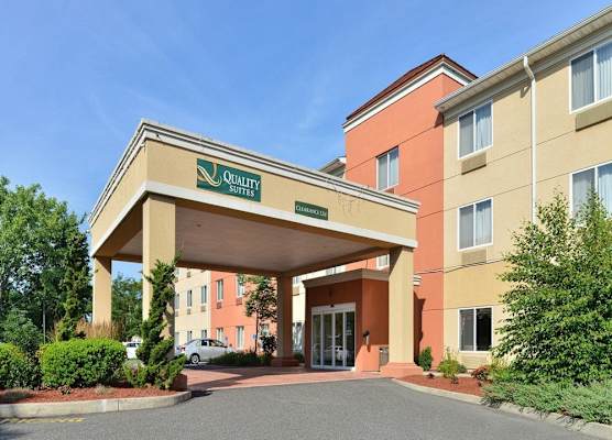 Quality Suites Stratford 1