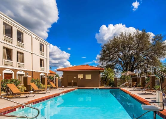 Best Western Plus Bradenton Hotel & Suites 1