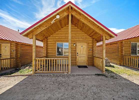 Bryce Canyon Log Cabins 1