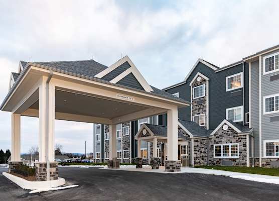 Microtel Inn & Suites by Wyndham Carlisle 1