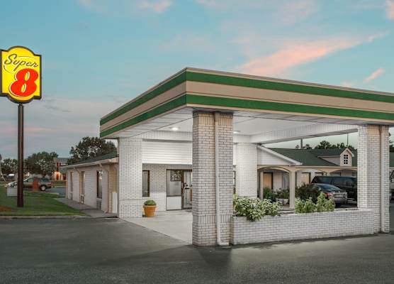 Super 8 by Wyndham Sumter 1