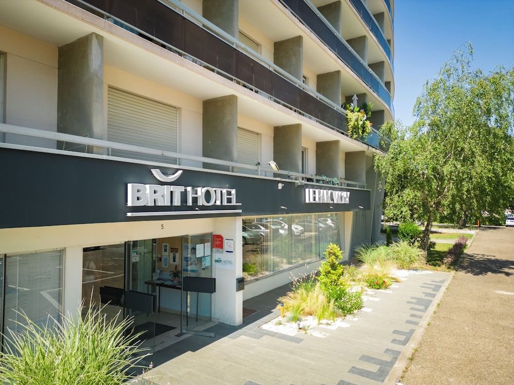 Paris - Vichy - Brit Hotel Le Parc Vichy - Vichy