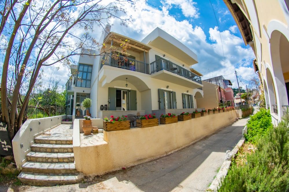 Paris - Acharavi - Kassiopi Luxury Suites - Acharavi