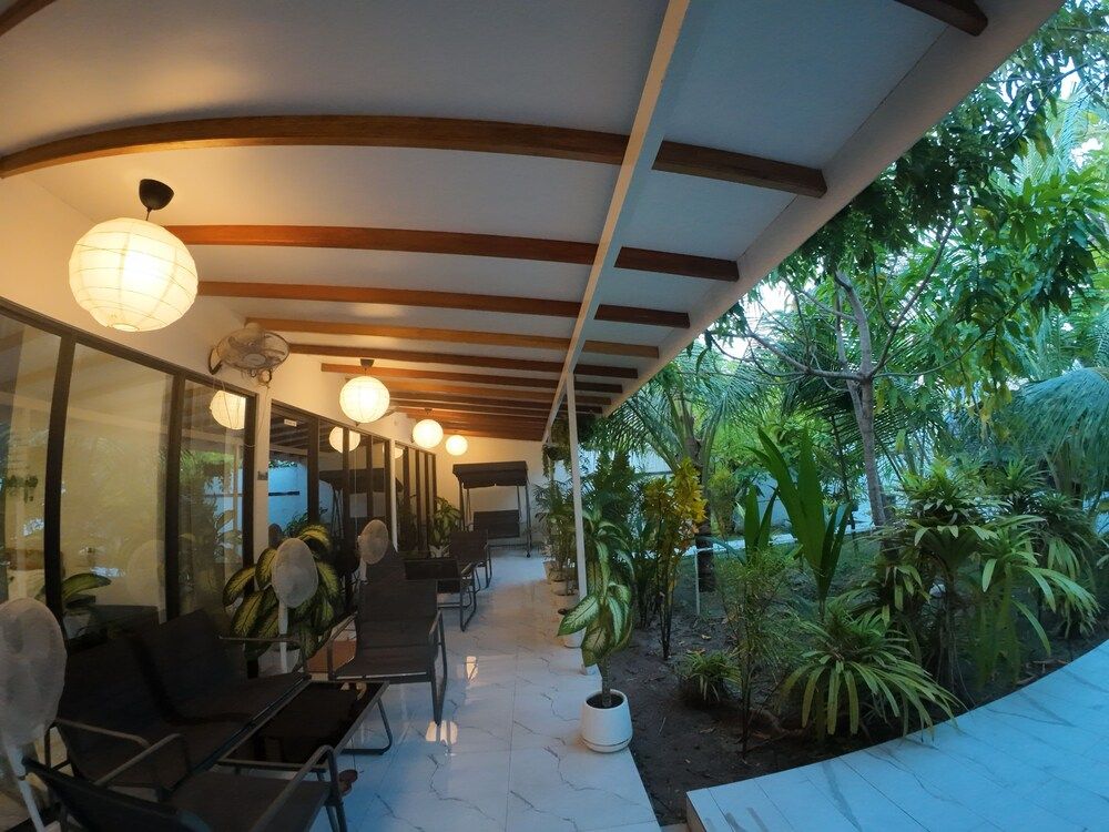 Paris - Dhaalu Atoll - Oceana Inn Maldives - Dhaalu Atoll