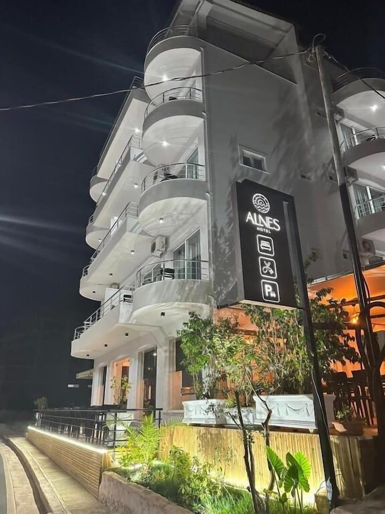 Toulouse - Sarandë - ALNES HOTEL - Sarandë