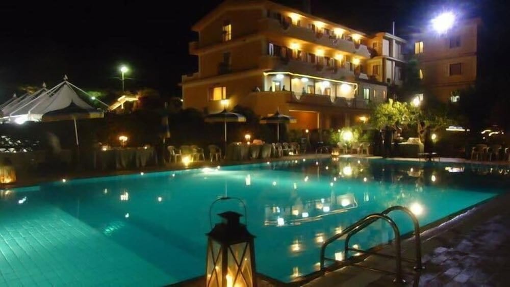 Montpellier - Isola di Capo Rizzuto - Hotel Il Corsaro - Isola di Capo Rizzuto