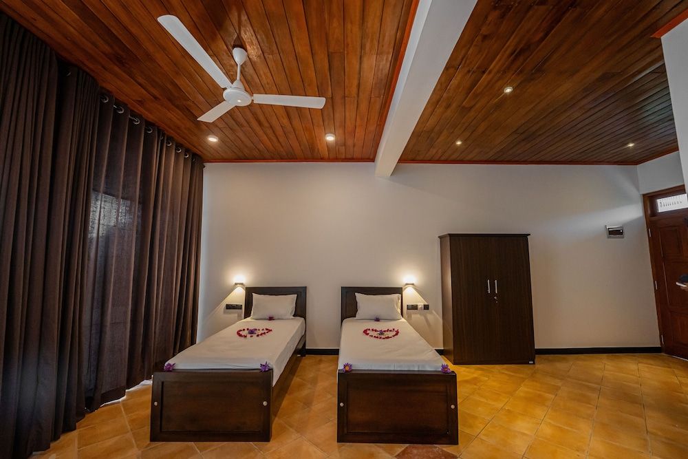 Lyon - Bentota - SeethaRama Beach Hotel - Bentota
