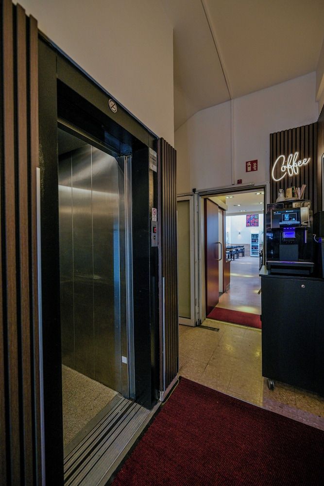 Paris - Francfort-sur-le-Main - Hotel Münchner Hof - Frankfurt Central - Francfort-sur-le-Main