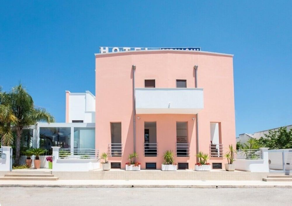 Marseille - Carovigno - Hotel Corallo - Carovigno